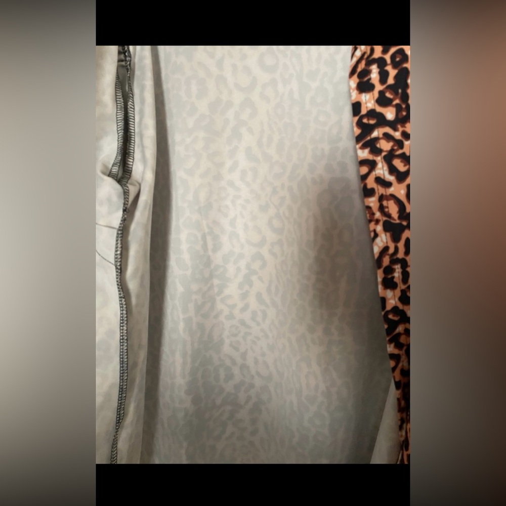 OXL Leopard Ruffled Sleeves Jacket - Picture 6 of 7